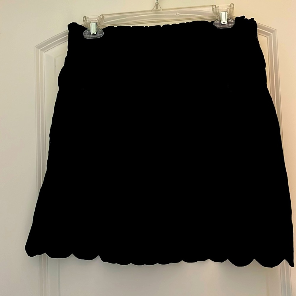 J.Crew Size 10 black linen skirt with elastic waist and scalloped hem